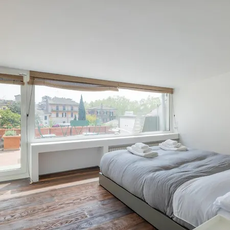 Farnesi Terrace Penthouse アパート