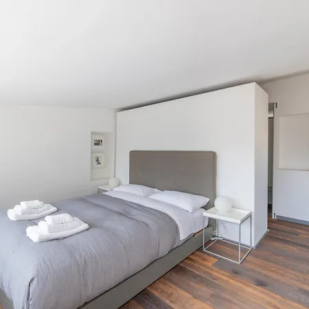 Farnesi Terrace Penthouse ローマ